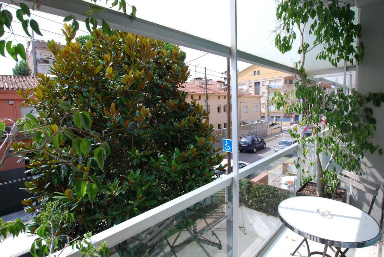 Апартаменты Blue Fridge Apartmen - Blue Fridge Apartmen - Ideal For Couples, Near Beach And Well Connected Виласар-де-Мар Экстерьер фото